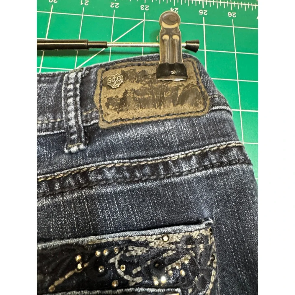 Silver Jeans Co Suki Mid Rise Bootcut Dark Wash Studded Embroidered SZ 14 L 33